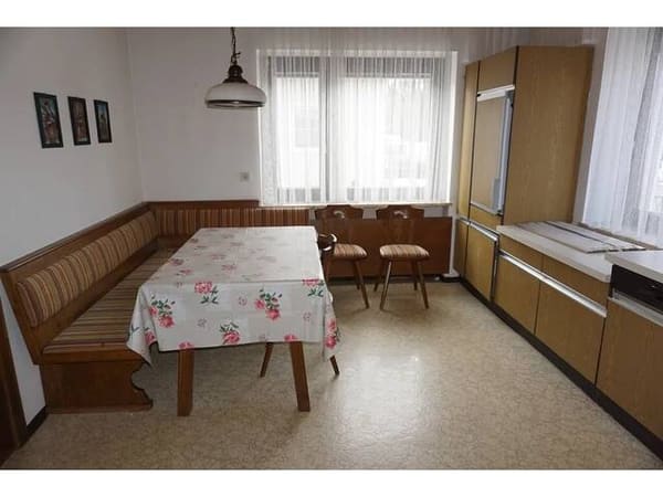 Immobilie in Ried im Innkreis - Wohnhaus und Garten - perfekte Größe für Paare, Freunde, Singles oder Kleinfamlien - Bild 3