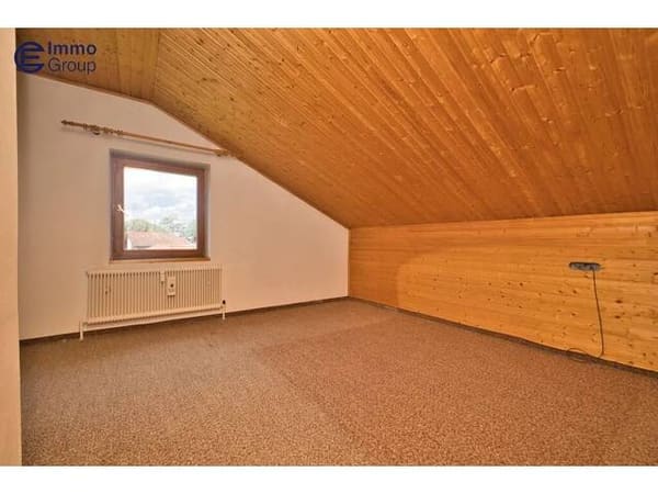Immobilie in Bergheim - 4-Zimmer-Dachgeschosswohnung in Bergheim - Gestaltungspotenzial in ruhiger Lage - Bild 2