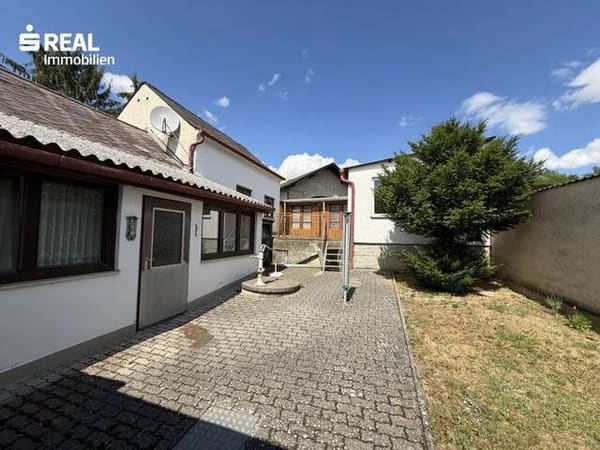 Immobilie in Loidesthal - charmantes Haus mit Garage und uneinsehbarem Innenhof - Bild 0