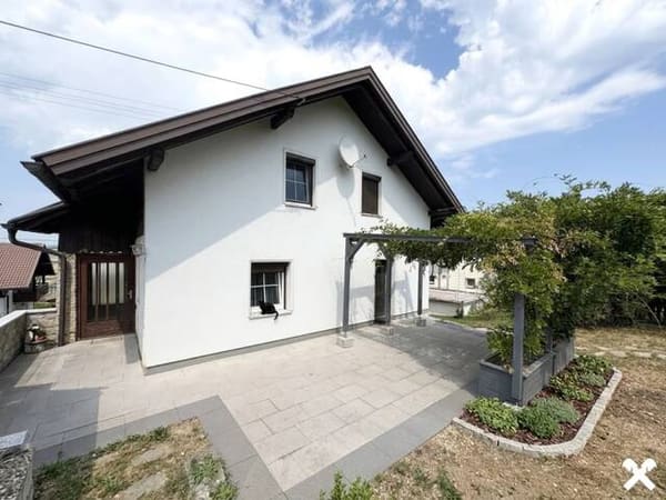 Immobilie in Geinberg - Saniertes Einfamilienhaus mit Charme in Aussichtslage - Bild 0