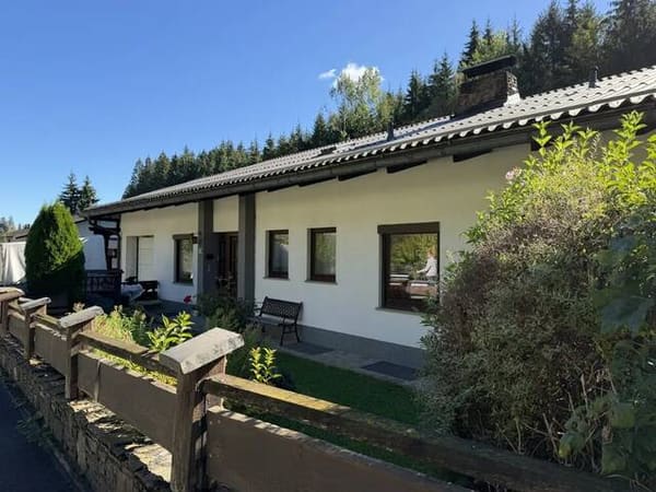 Immobilie in Oberweg - OBERWEG: Großzügiges Wohnhaus mit Garten, Pool, Sauna & viel Platz - Bild 0