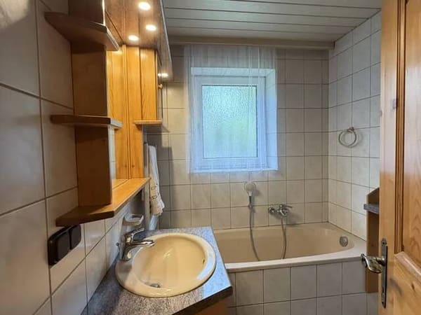 Immobilie in Oberweg - OBERWEG: Großzügiges Wohnhaus mit Garten, Pool, Sauna & viel Platz - Bild 1
