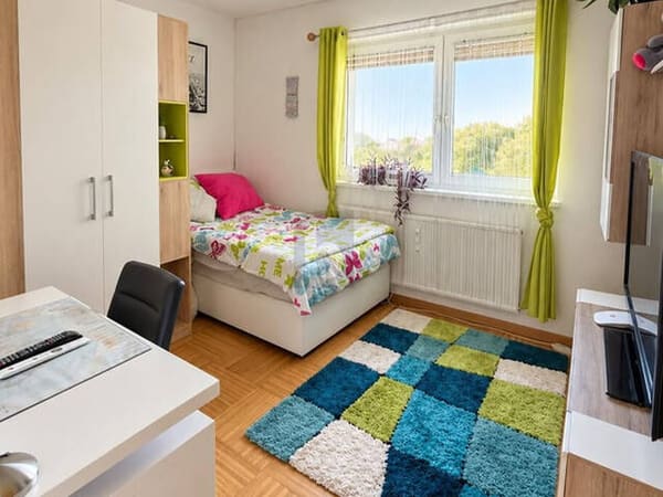 Immobilie in Altmannsdorf - EINZIEHEN, WOHLFÜHLEN, WEITBLICK GENIEßEN - Bild 3