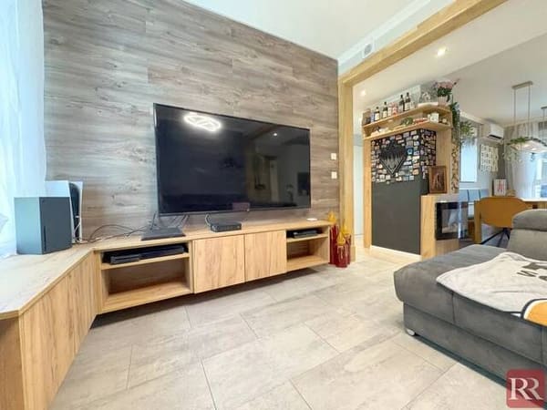 Immobilie in Ebreichsdorf - Moderne Dreizimmerwohnung mit Garten und zwei Parkplätzen, Badebiotop - Bild 1