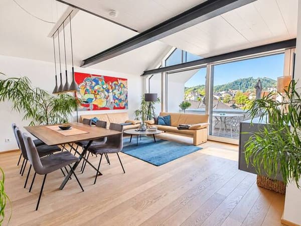 Immobilie in Gmunden - Großzügige 4-Zimmer-Maisonette mit Loggia, hochwertiger Ausstattung und 2 Tiefgaragenplätzen - Bild 0