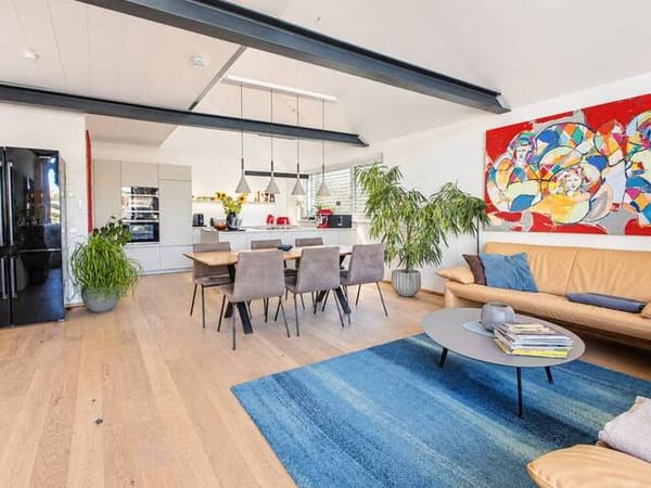 Immobilie in Gmunden - Großzügige 4-Zimmer-Maisonette mit Loggia, hochwertiger Ausstattung und 2 Tiefgaragenplätzen - Bild 1