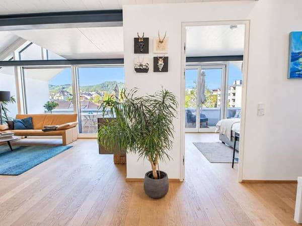 Immobilie in Gmunden - Großzügige 4-Zimmer-Maisonette mit Loggia, hochwertiger Ausstattung und 2 Tiefgaragenplätzen - Bild 2