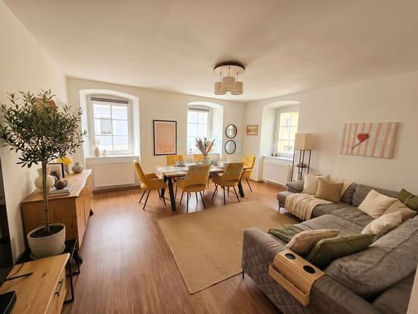 Immobilie in St. Georgen am Walde - Fast neuwertige Dachgeschosswohnung mit großer Dachterrasse, viel Platz, Garage & Weitblick - Bild 0