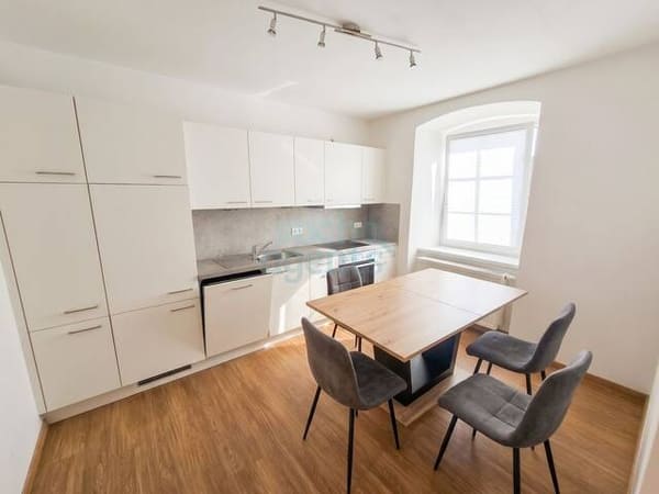 Immobilie in St. Georgen am Walde - Umfassend sanierte EG-Wohnung mit Garage, großzügigem Platzangebot & Privatsphäre - Bild 2