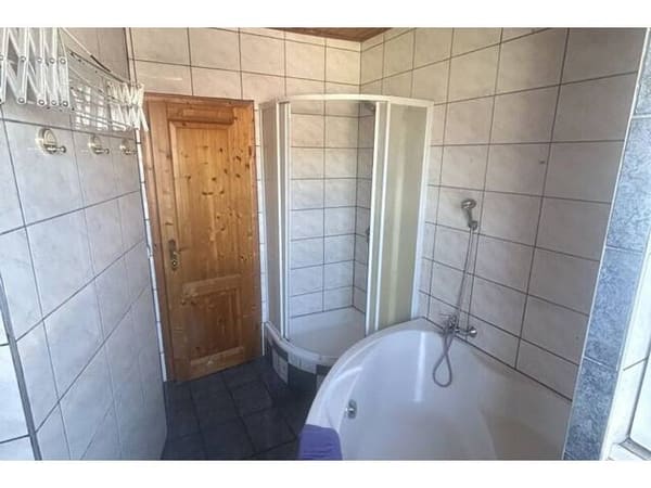 Immobilie in Feldkirchen in Kärnten - Gepflegte 67m² Eigentums Wohnung€ 199 000.- , Einbauküche , Bad mit Wanne & Dusch und Fenster, Fertigparkett, Fernwärme - Bild 4