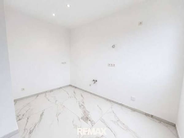 Immobilie in Maria-Lanzendorf - Frisch saniert & großzügig wohnen – 103 m² mit Kamin nahe Wien - Bild 2