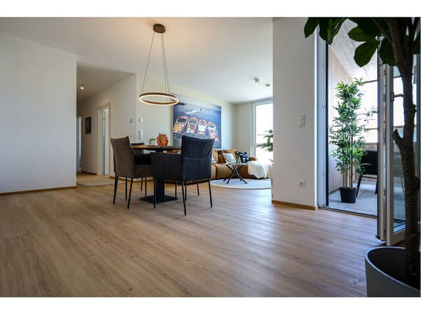 Immobilie in Hard - Zwischen Ried und See: 3 Zimmer, viel Grün & eine Dachterrasse, die alles andere als gewöhnlich ist. - Bild 1