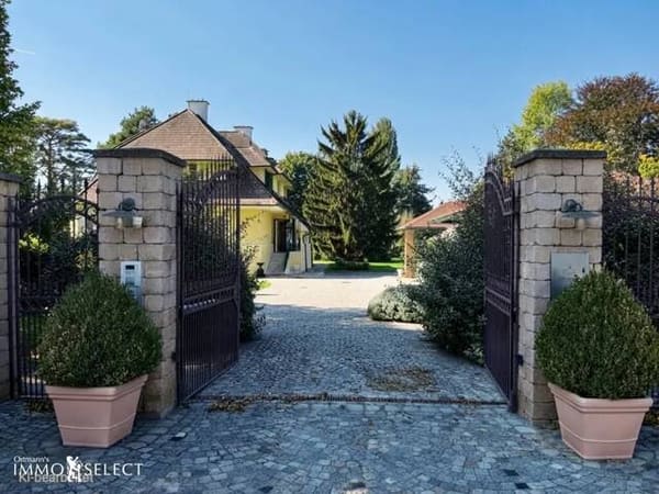 Immobilie in Traismauer - Historische Villa mit parkähnlichem Garten, Pool & privatem Wellnessbereich - Bild 1
