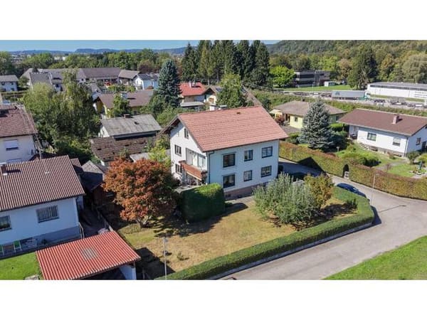 Immobilie in Regau - Zweifamilienhaus oder großzügiges Wohnhaus - Bild 1