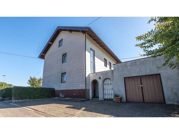Immobilie in Regau - Zweifamilienhaus oder großzügiges Wohnhaus - Bild 2
