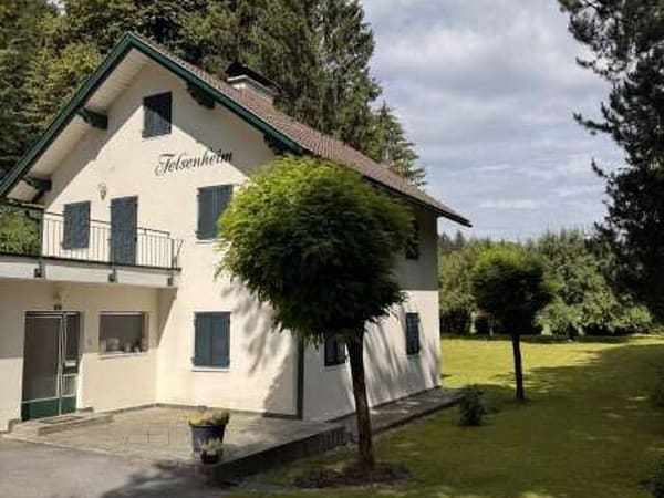 Immobilie in Gummern - Einzigartiger Kraftort im Drautal - Wohnhaus mit Parkanlage und Wald - Bild 0