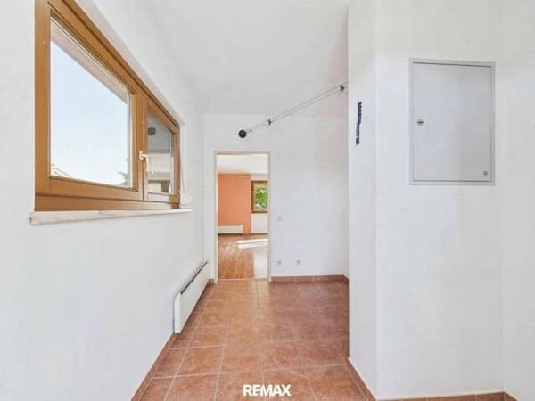 Immobilie in Neusiedl am See - Zentrale Lage trifft ruhiges Wohnen - 3-Zimmer-Eigentumswohnung mit Loggia & Tiefgarage - Bild 2