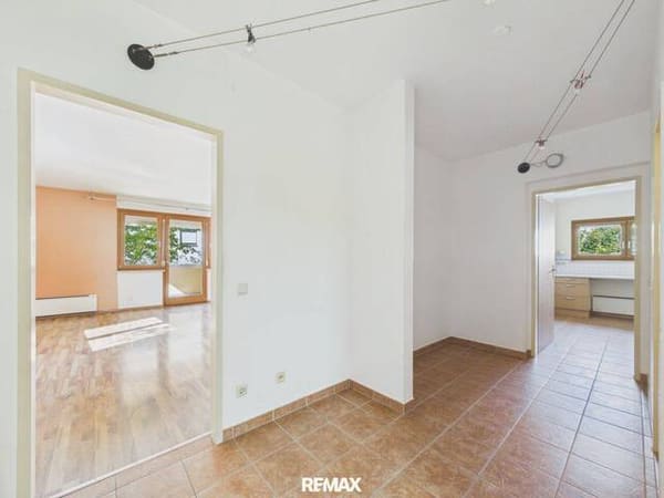 Immobilie in Neusiedl am See - Zentrale Lage trifft ruhiges Wohnen - 3-Zimmer-Eigentumswohnung mit Loggia & Tiefgarage - Bild 3