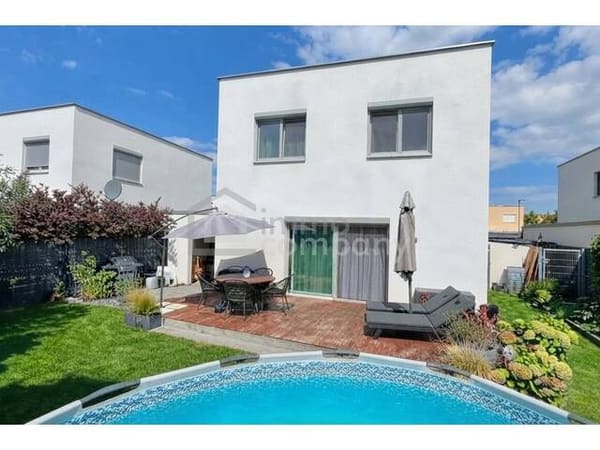 Immobilie in Margarethen am Moos - WOHNEN BEI WIEN: Energieeffizienter Familientraum mit Pool, 6 Zimmern und Südgarten - Bild 3