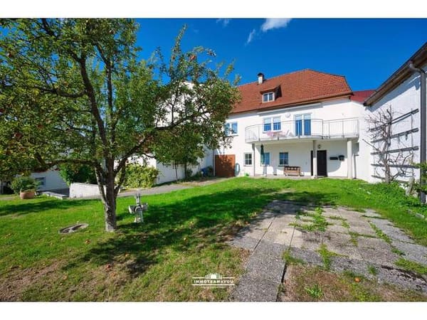 Immobilie in Schörfling - Ein Zuhause mit Potenzial im Herzen von Schörfling. Individuelles Zuhause in Seenähe und mit erstklassiger Nahversorgung im Zentrum von Schörfling - Bild 1