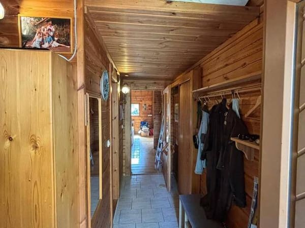 Immobilie in Ottnang - Gepflegtes 2-Zimmer-Holzhaus mit großem Garten in Ottnang - ideal als Ferien- oder Wochenendhaus - Bild 1