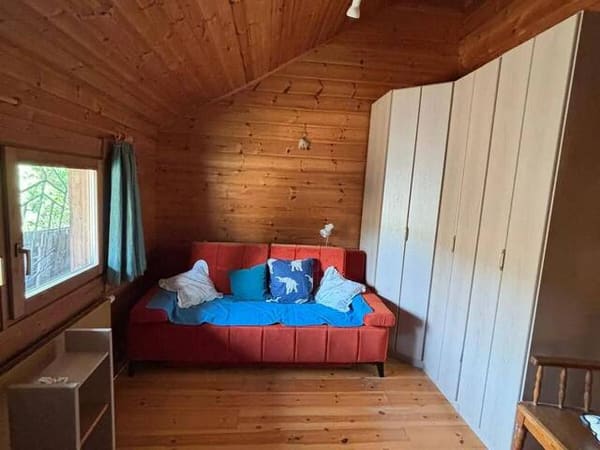 Immobilie in Ottnang - Gepflegtes 2-Zimmer-Holzhaus mit großem Garten in Ottnang - ideal als Ferien- oder Wochenendhaus - Bild 2