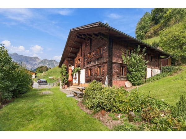 Immobilie in Bartholomäberg - Hauptwohnsitz: Montafonerhaus mit traumhaftem Panoramablick und Sanierungsbedarf - Bild 0