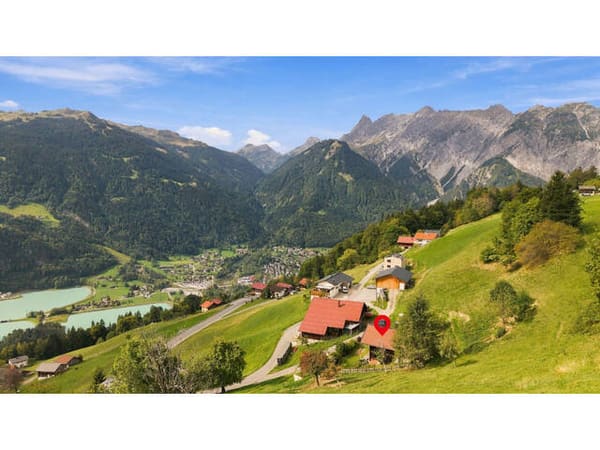 Immobilie in Bartholomäberg - Hauptwohnsitz: Montafonerhaus mit traumhaftem Panoramablick und Sanierungsbedarf - Bild 1