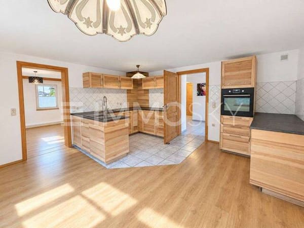 Immobilie in Schalchen - Viel Potenzial für Familien mit Ausbaureserve und Einliegerwohnung - Bild 2
