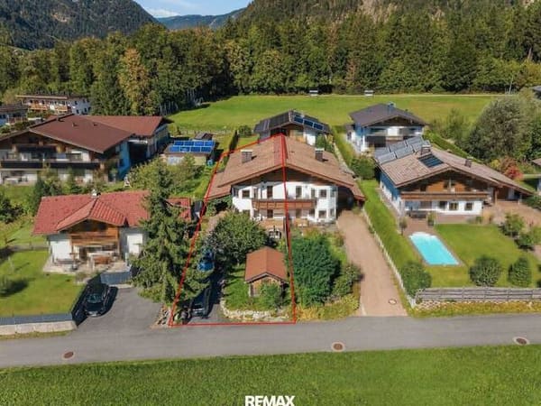 Immobilie in Erpfendorf - Gepflegte Doppelhaushälfte mit Terrasse, Balkon und zwei Kachelöfen - Bild 0