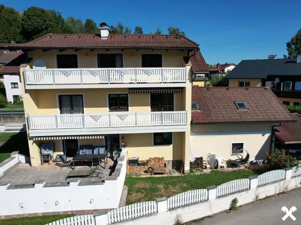 Immobilie in Gmunden - Wohnhaus mit 3 Wohneinheiten nahe dem Krottensee - Bild 0