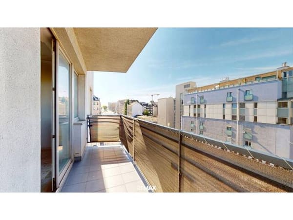 Immobilie in Wien - Sanierungsbedürftige 2-Zimmer-Balkon-Wohnung in U1-Nähe - Bild 0