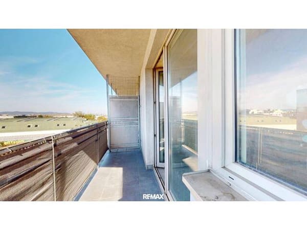Immobilie in Wien - Sanierungsbedürftige 2-Zimmer-Balkon-Wohnung in U1-Nähe - Bild 1