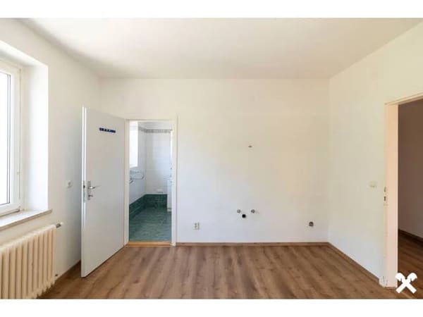 Immobilie in Frankenmarkt - 3-Zimmer-Wohnung mit Loggia und Gestaltungspotenzial - Bild 3