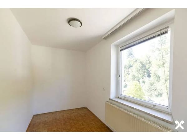 Immobilie in Frankenmarkt - 3-Zimmer-Wohnung mit Loggia und Gestaltungspotenzial - Bild 4