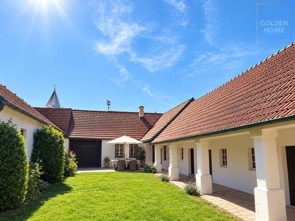 Immobilie in Großkrut - Hochwertiges Anwesen mit repräsentativen Garten - Bild 0