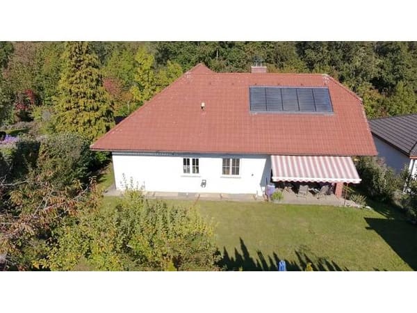 Immobilie in Offenhausen - Gepflegtes Einfamilienhaus mit großem Garten, viel Platz & vielseitigen Möglichkeiten! - Bild 1