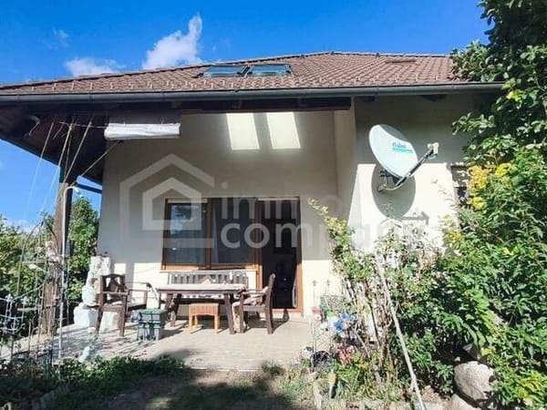 Immobilie in Angern an der March - Gepflegtes Einfamilienhaus mit großem Garten, eigenem Brunnen, Gartenteich & Garage mit E-Auto-Lademöglichkeit - Bild 0