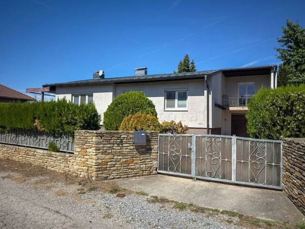 Immobilie in Eggendorf - Eggendorf: Einfamilienhaus mit Garten und Terrasse - Bild 0