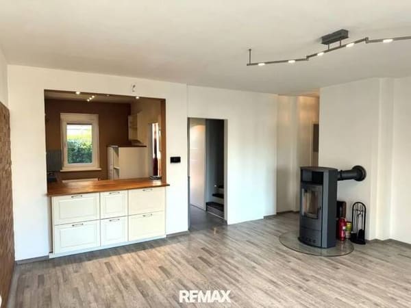 Immobilie in Tribuswinkel - Renovierte Doppelhaushälfte mit Keller & Garage! - Bild 2