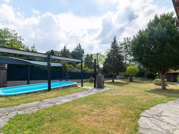 Immobilie in Schwechat - Sehr gepflegtes Wohnhaus mit Garten, Pool & Wellnessbereich in Schwechat - Bild 2