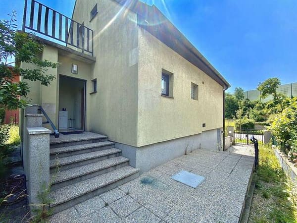 Immobilie in Vösendorf - ca. 5 Autominuten von Wien I EINFAMILIENHAUS mit viel Potenzial I großer und privater Garten I beliebte Lage mit Top-Infrastruktur - Bild 0