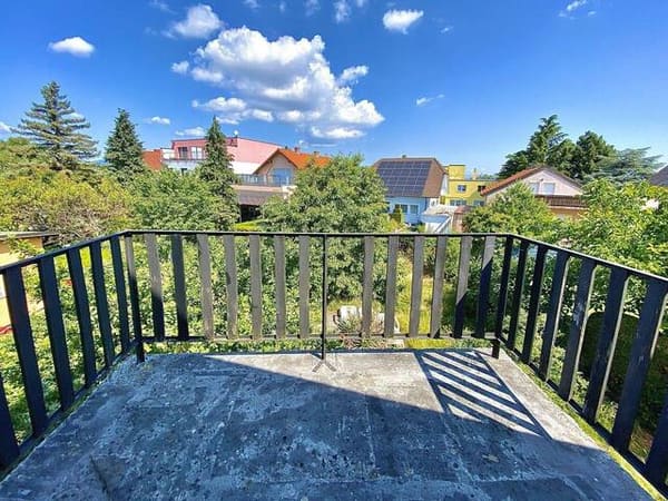 Immobilie in Vösendorf - ca. 5 Autominuten von Wien I EINFAMILIENHAUS mit viel Potenzial I großer und privater Garten I beliebte Lage mit Top-Infrastruktur - Bild 2