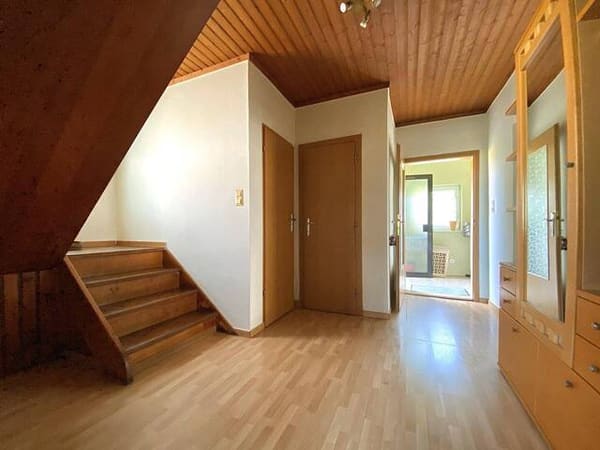 Immobilie in Vösendorf - ca. 5 Autominuten von Wien I EINFAMILIENHAUS mit viel Potenzial I großer und privater Garten I beliebte Lage mit Top-Infrastruktur - Bild 3