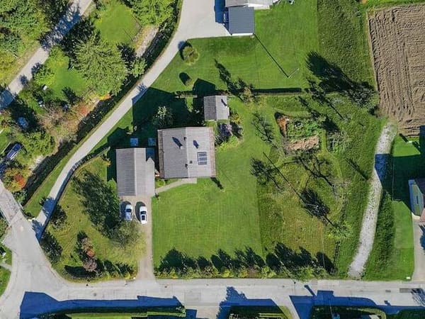 Immobilie in Faak am See - FAAKERSEE: 3.000 m2 Privatsphäre mit Traumpanorama, fußläufig zum See! - Bild 2