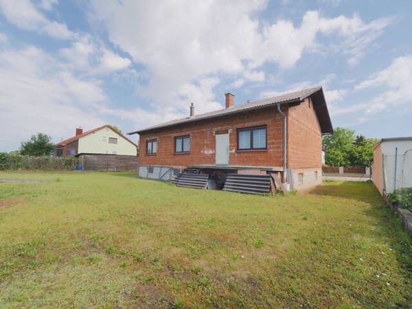 Immobilie in Mannersdorf am Leithagebirge - PREIS GESENKT! Rohbau auf sonnigem Grundstück in Mannersdorf! - Bild 0