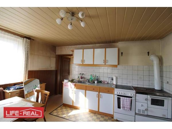 Immobilie in Walding - Sanierungsbedürftiger Altbau mit großem Grundstück in Walding - Bild 3