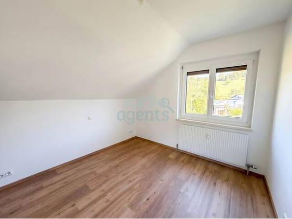 Immobilie in Weyer - Hochwertige Mansardenwohnung in Weyer mit Garage und Aussicht in die Berge - Bild 2