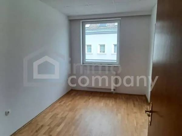 Immobilie in Frohsdorf - Vermietete 2-Zimmer-Eigentumswohnung mit Parkplatz und Kellerabteil - Bild 4