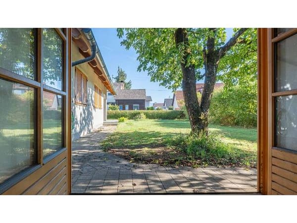 Immobilie in Attnang - Familienglück mit Gartenidylle & Doppelgarage - Bild 3